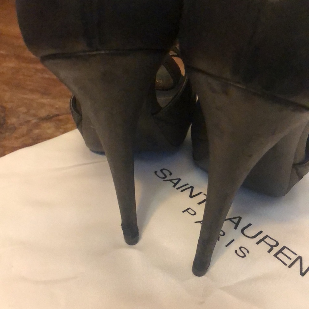 Yves Saint Laurent Black Leather T-Strap Stiletto Sandals - Picture 5 of 8